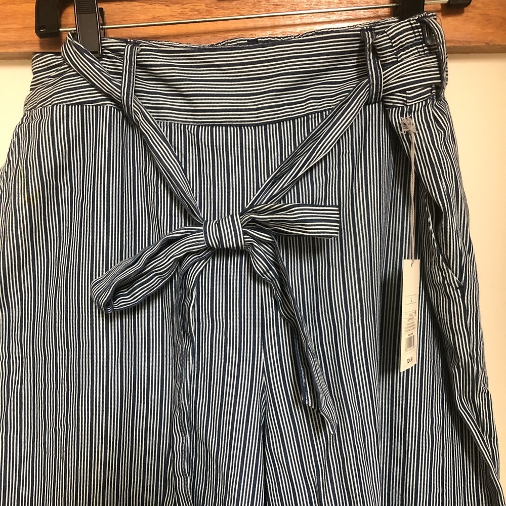 Wide Leg Blue Striped Light Weight Pant with Belt